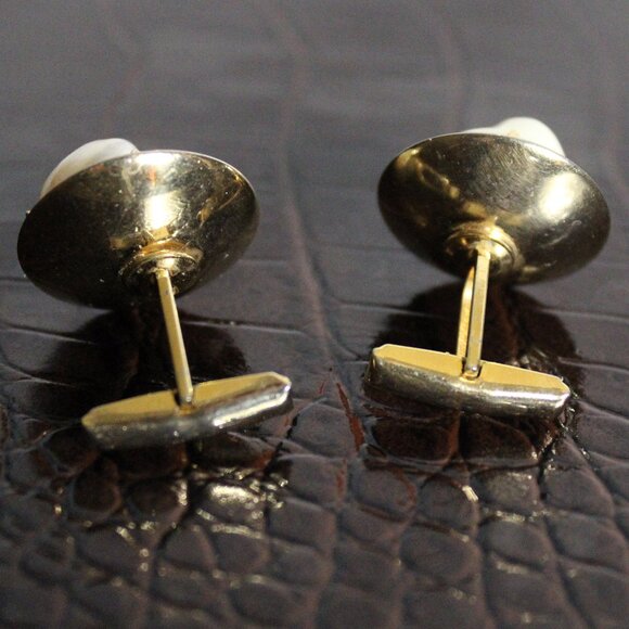 Vintage 1960s Gold Tone Metal White Natural Stone 3/4"⚡️BUY 3 for $55⚡️ - Picture 4 of 9